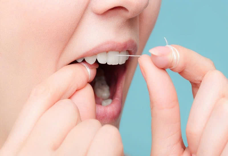 Xỉa Răng Bằng Tăm